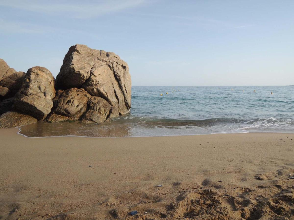 Luxury Family 2Br - Prime Location, Walk To Beach & Shopping, Sunny Balcony - Totolulu Cannes Hoche Екстер'єр фото