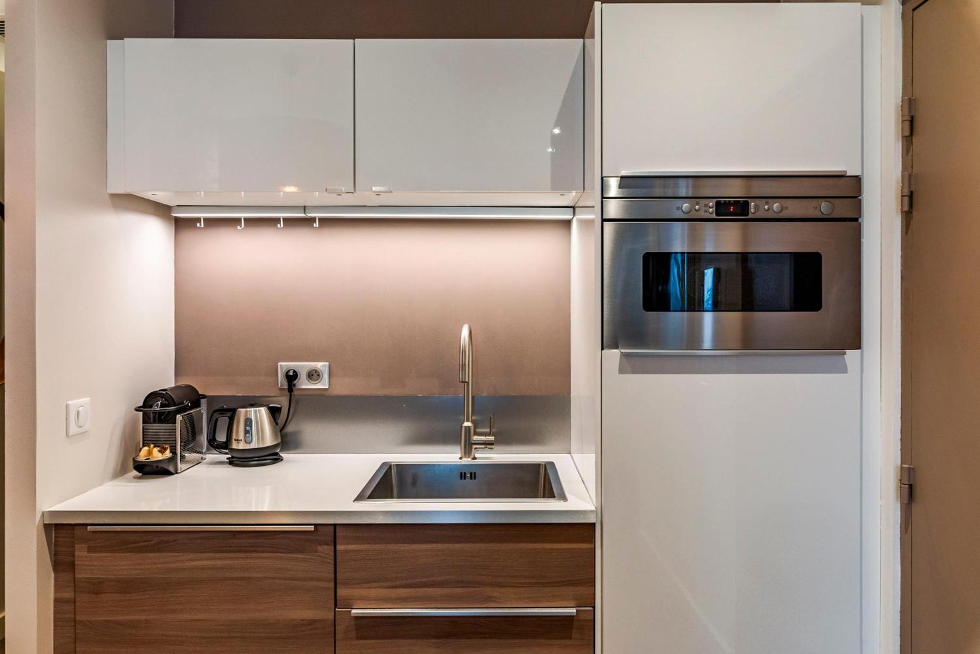 Luxury Family 2Br - Prime Location, Walk To Beach & Shopping, Sunny Balcony - Totolulu Cannes Hoche Екстер'єр фото