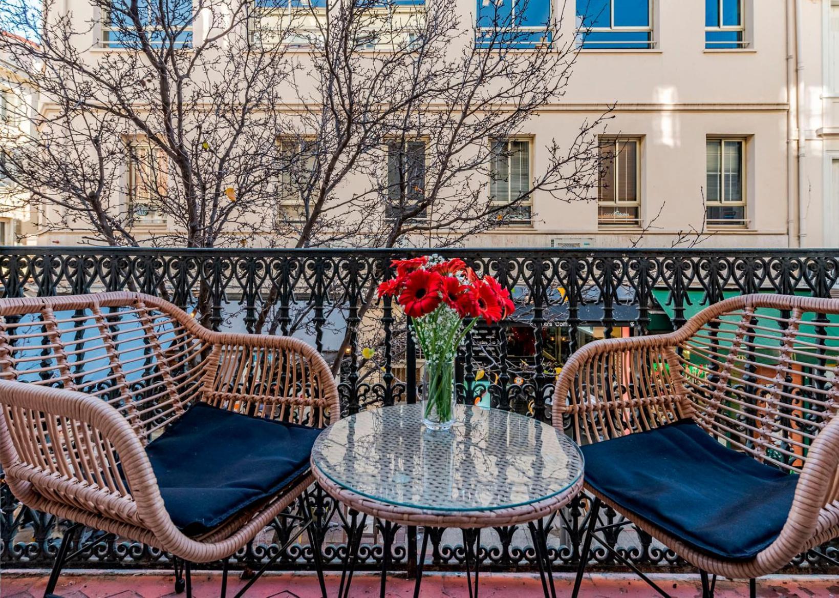 Luxury Family 2Br - Prime Location, Walk To Beach & Shopping, Sunny Balcony - Totolulu Cannes Hoche Екстер'єр фото